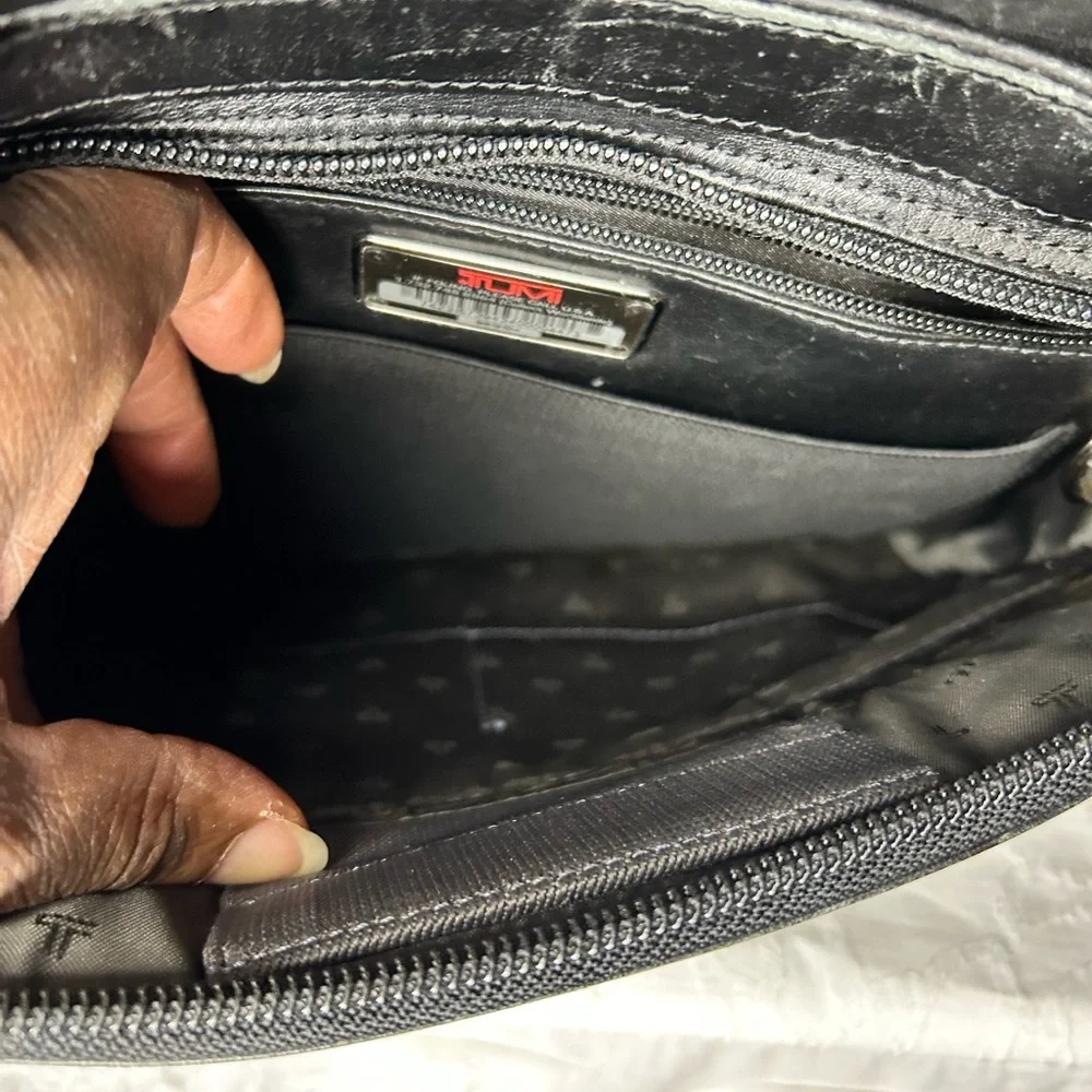 Tumi Black Leather Laptop Shoulder Briefcase.